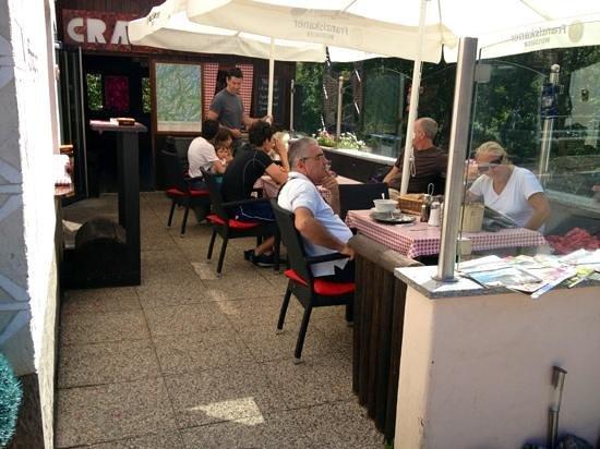 Restaurant Zur Brucke Crazy Pub