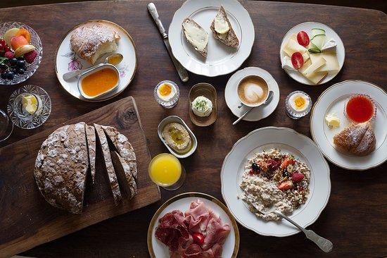 1477 Reichhalter Restaurant