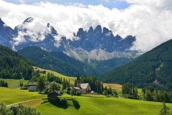 Puez-Geisler Nature Park